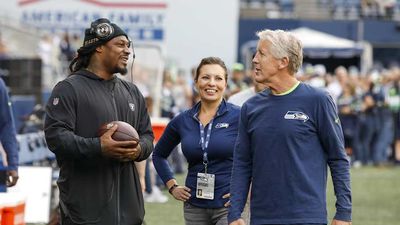 Cameras Capture Marshawn Lynch Surprising Pete Carroll at Raiders Intro Presser