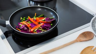 5 reasons why your induction cooktop might not be working — and how to fix it