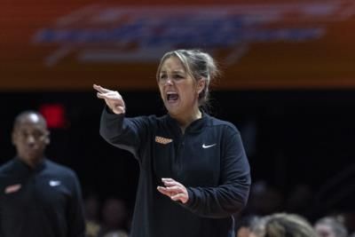 Tennessee Coach Returns To Sideline After Giving Birth