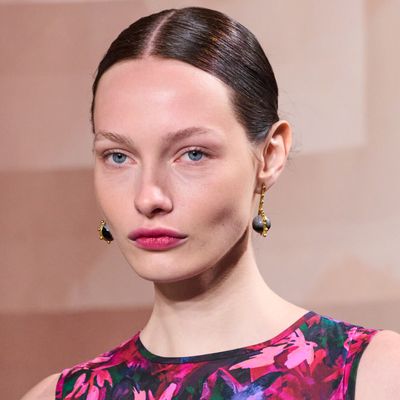 10 Gorgeous Valentine’s Day Makeup Ideas Straight From the Spring Runways