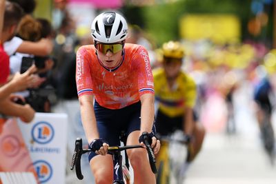 'I felt like I was letting everyone down' – Demi Vollering opens up on struggles with anxiety and pressure at Tour de France Femmes