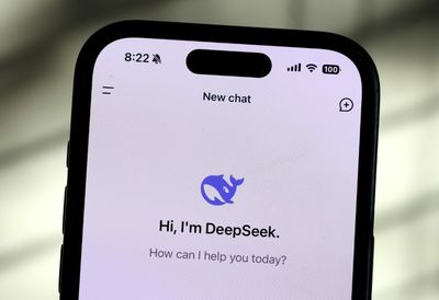 Trump Says DeepSeek AI Should Be 'Wake Up Call' For US Tech Industry