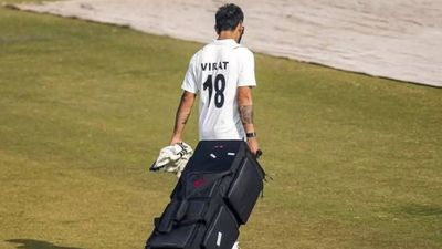 'Kya baat kar rahe ho?': Virat Kohli declines help with his cricket gear