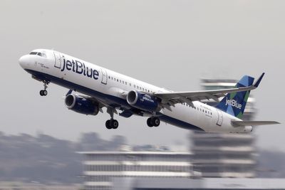 JetBlue unveils generous offer for travelers amid weak profits