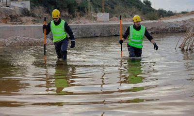 Valencia councillor ‘caught shopping for wine online’ at flood relief meeting