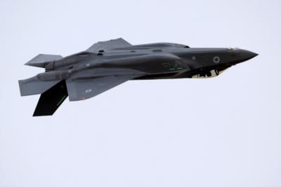 US Air Force Pilot Safely Ejects From Crashed F-35 Jet