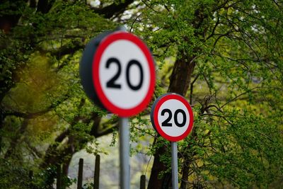 Minister declines request to tell councils to lower speed limits outside schools