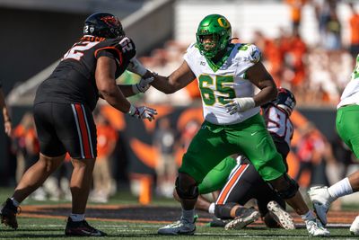 Chiefs scouting report: Oregon Ducks OT Ajani Cornelius