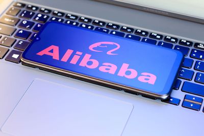 Alibaba Stock Gains on Promises Its New AI Model Is Better Than DeepSeek