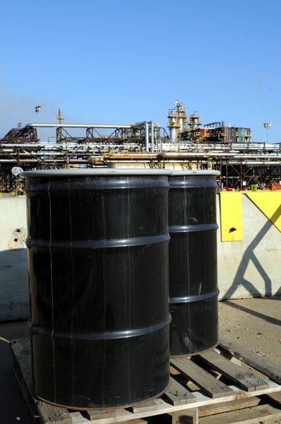 Crude Prices Sink on Bigger US Inventories and Easing of Tariff Concerns