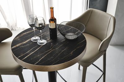 Italian Bar Stools that Blend Comfort with Sophisticated Design