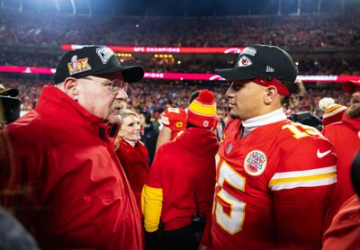 Ex-Chiefs OL breaks down Andy Reid’s genius plays from K.C.’s playoff win vs. Bills