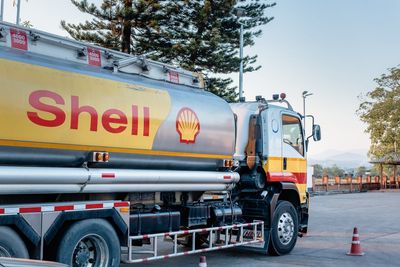 Shell leaving London Stock Exchange ‘not a live discussion’ as dividends are raised