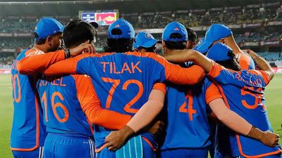 4th T20I: India aim to seal series against England
