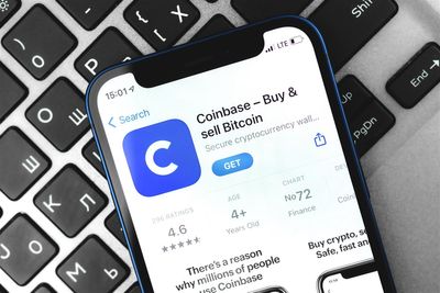 Coinbase Gains Momentum on App Store—What It Means for the Stock