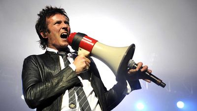 "The management have threatened to arrest me!": Scott Weiland on his furious final days with Velvet Revolver