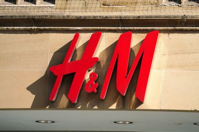 H&M sales miss expectations amid Red Sea delays and late Black Friday