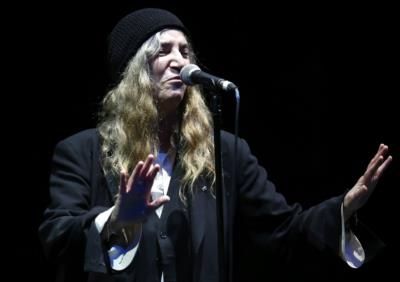 Patti Smith Collapses During Performance In Sao Paulo