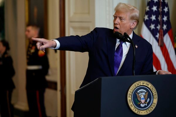 Watch: Trump speaks after American Airlines plane and…