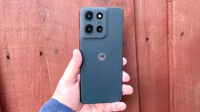 I tested Motorola’s new budget phone and I was surprised by what you get for less than $200