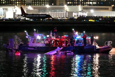 PHOTOS: Mangled Remains Seen In Potomac River After Passenger Jet And Black Hawk Helicopter Collide