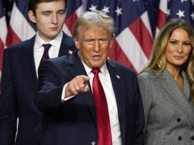 Trump Defends Politicizing Tragic Plane Collision, Blames Biden Administration