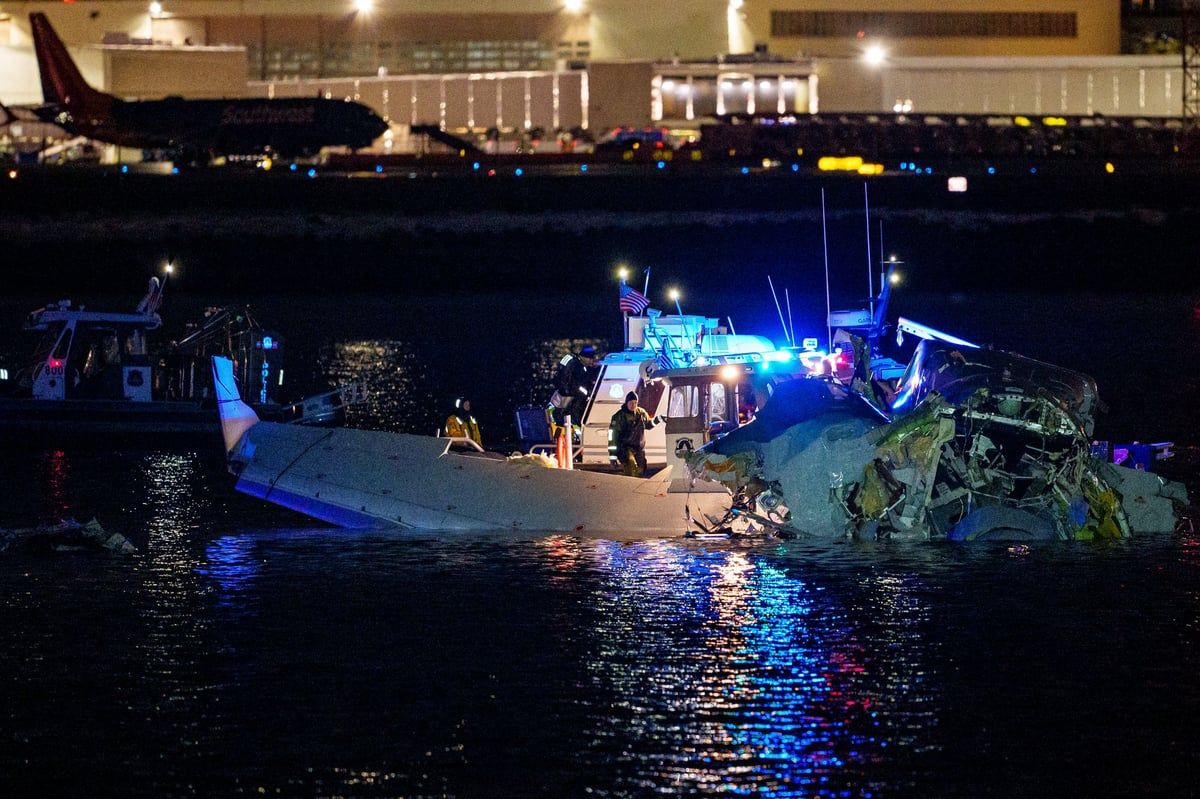 No survivors in Washington DC plane & helicopter crash