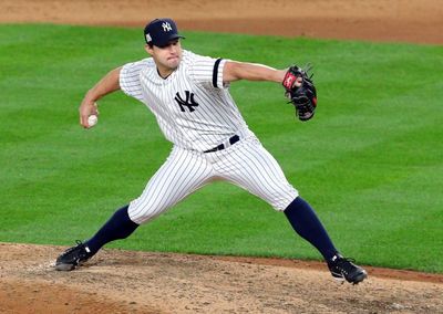 Tigers sign reliever Tommy Kahnle