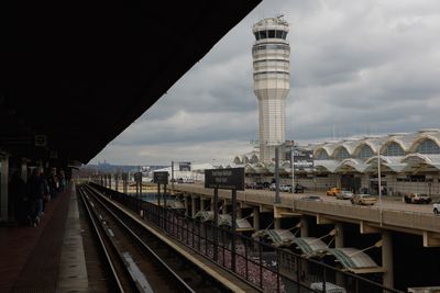 DCA short air traffic staff during crash