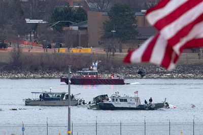 Black boxes recovered from plane in deadly American Airlines crash near DC