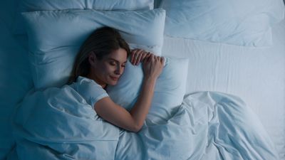 Want to fall asleep fast? Avoid this healthy habit right before bed, says sleep coach