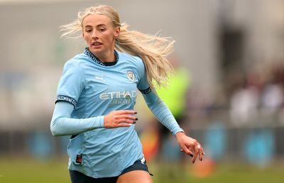 Chloe Kelly: Arsenal beat Manchester United to late deadline day deal for Lionesses star