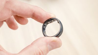 I just went hands-on with RingConn Gen 2 — a subscription-free alternative to Oura Ring promising 150-plus days of battery