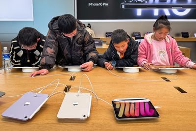 Apple's iPhone sales slump in China