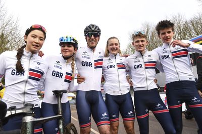 Great Britain win first ever mixed relay title at Cyclo-cross World Championships