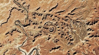 Upheaval Dome: Utah's 'belly button' that has divided scientists since its discovery