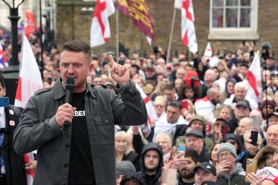 Met Police vows robust action as Tommy Robinson march and counter protest take place in central London