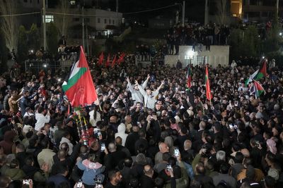 Watch: Palestinian prisoners released under Hamas-Israel ceasefire deal