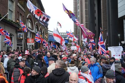 Thousands gather in support of Tommy Robinson and for counter-demonstration