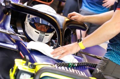 Sainz's ideas already bring "real momentum" to Williams – Vowles