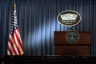 Pentagon ousts NYT in favor of Breitbart