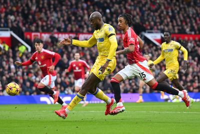 Manchester United vs Crystal Palace as it happened: Jean-Philippe Mateta scores twice as Red Devils slip up