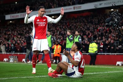 Arsenal vs Man City as it happened: Gunners humble champions in title statement