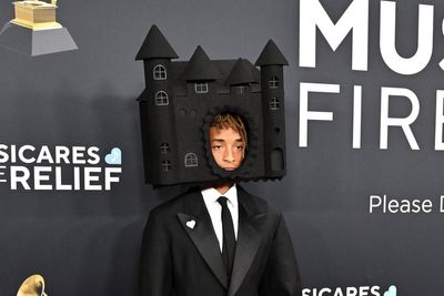 Jaden Smith raises eyebrows after wearing a ‘castle’ on his head to the Grammys