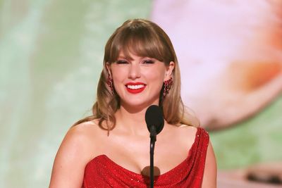 Taylor Swift fans spot hidden tribute to Travis Kelce in singer’s Grammys 2025 outfit