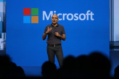 Microsoft Touts One-Two Punch of Azure and Apps (With AI Of Course)