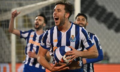 Manchester City sign Porto’s Nico González to take window spree to £172m