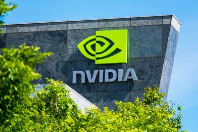 Former Intel CEO Pat Gelsinger Is Buying Up Nvidia Stock. Should You?