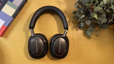 Bowers & Wilkins Px8