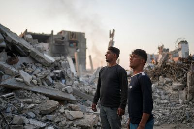 Gaza authorities plead for tents, accuse Israel of obstructing aid